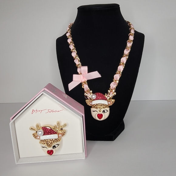 Betsey Johnson Christmas Reindeer Brooch - Picture 4 of 5